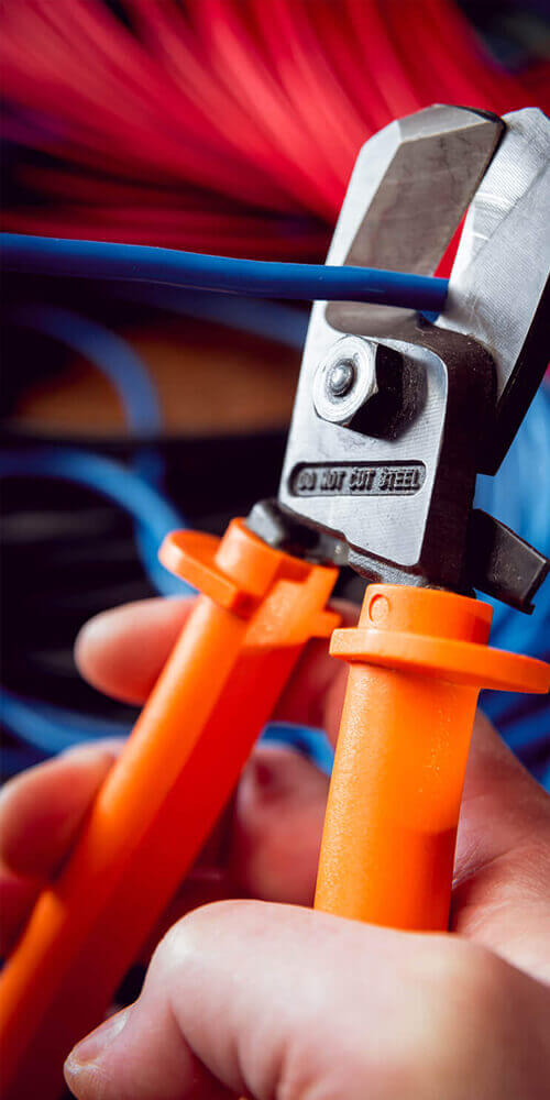 Davao Everflex Electrical cutting a wiring cable 02